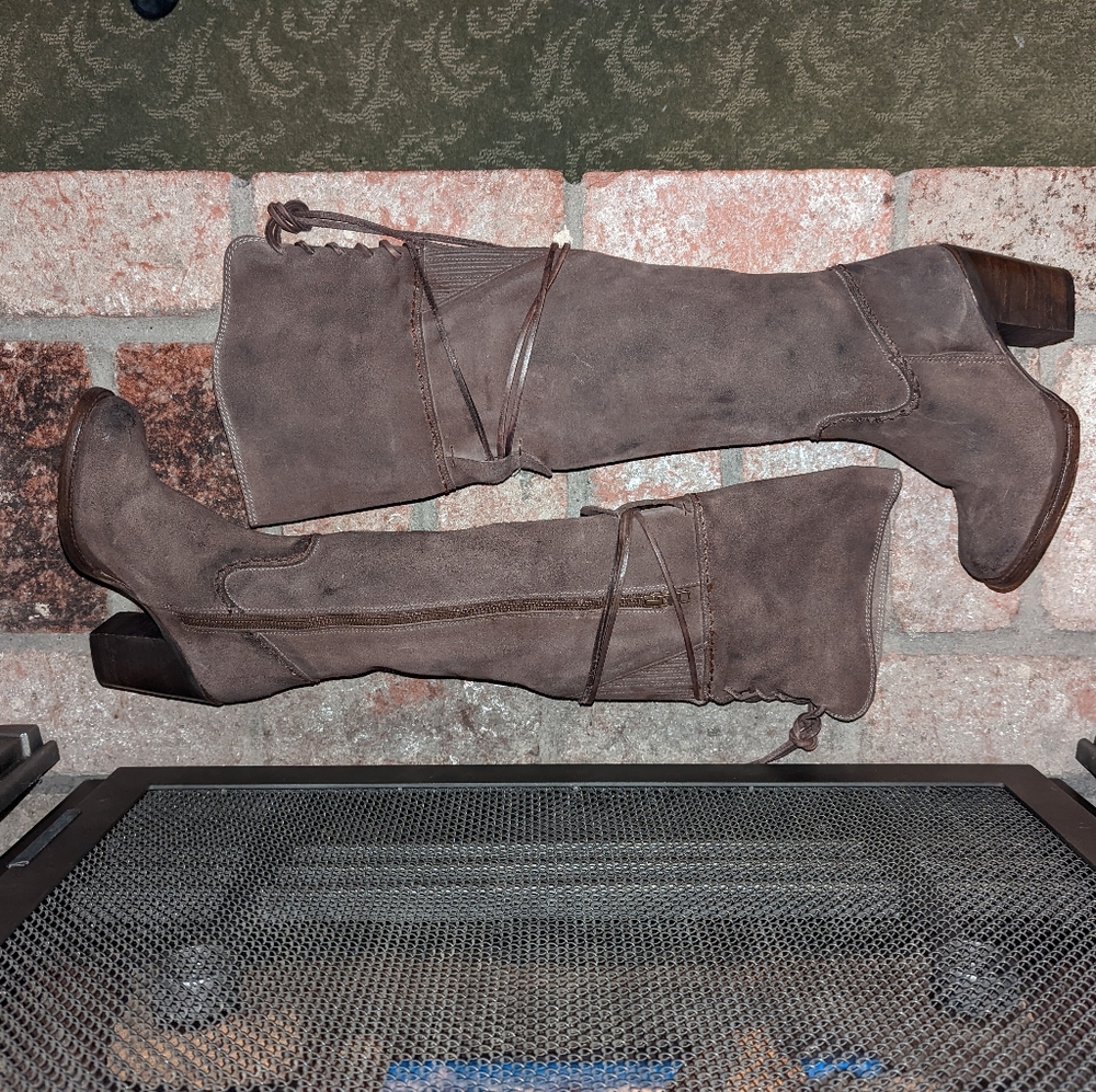 FreeBird Brock Over the Knee Gray/ Brown Suede Boots - Picture 4 of 10